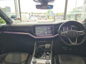 Volkswagen Touareg V6 TDI Executive R-Line - Image 6