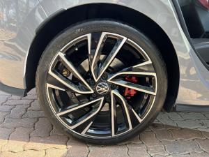 Volkswagen Golf GTI - Image 16