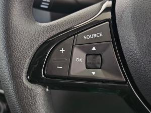 Renault Kwid 1.0 Techno manual - Image 17