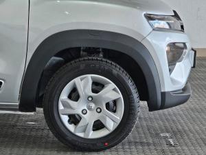 Renault Kwid 1.0 Techno manual - Image 8