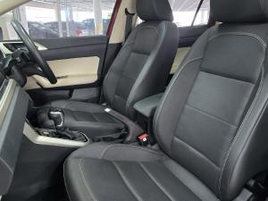 Volkswagen Polo sedan 1.0TSI Style - Image 11