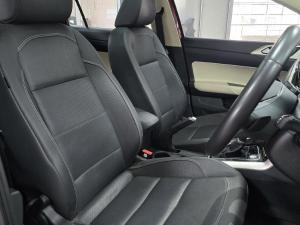 Volkswagen Polo sedan 1.0TSI Style - Image 12