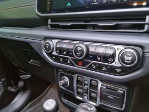 Jeep Wrangler Unlimited 2.0T Sahara - Image 7