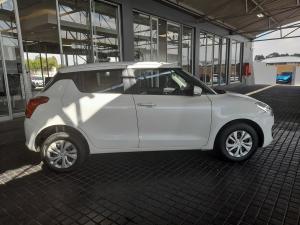 Suzuki Swift 1.2 GL auto - Image 8