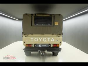 Toyota Land Cruiser 79 4.0 V6 single cab - Image 5