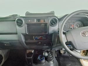 Toyota Land Cruiser 79 4.0 V6 single cab - Image 6
