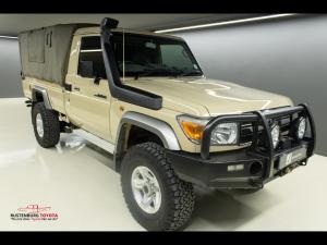 Toyota Land Cruiser 79 4.0 V6 single cab - Image 1