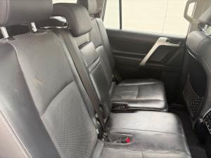 Toyota Land Cruiser Prado 4.0 VX-L - Image 13