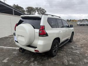 Toyota Land Cruiser Prado 4.0 VX-L - Image 2