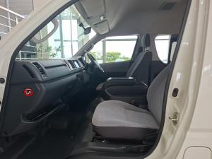 Toyota Hiace 2.5D-4D bus 14-seater GL - Image 7