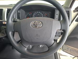 Toyota Hiace 2.5D-4D bus 14-seater GL - Image 8