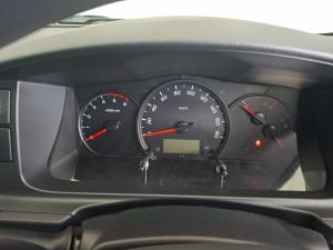Toyota Hiace 2.5D-4D bus 14-seater GL - Image 9