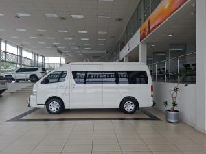 Toyota Hiace 2.5D-4D bus 14-seater GL - Image 13