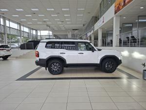 Toyota Land Cruiser Prado 2.8GD VX-R - Image 3
