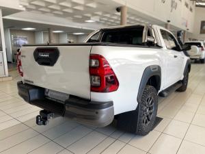 Toyota Hilux 2.8 GD-6 RB Legend automaticE/CAB - Image 2