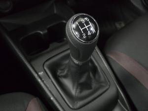 Toyota Starlet Cross 1.5 XS manual - Image 16