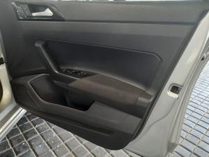 Volkswagen Polo hatch 1.0TSI Life manual - Image 12
