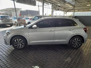 Volkswagen Polo hatch 1.0TSI Life manual - Image 4