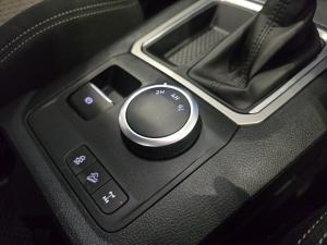 Volkswagen Amarok 2.0TDI double cab Life 4Motion auto - Image 15