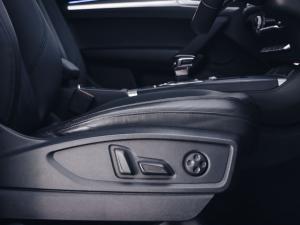 Audi Q5 40TDI quattro S line - Image 16