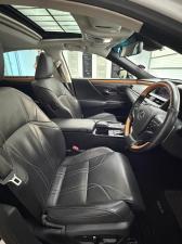 Lexus ES 300h SE - Image 9