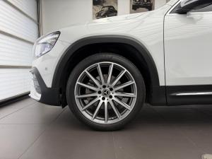 Mercedes-Benz GLB GLB220d 4Matic AMG Line - Image 3