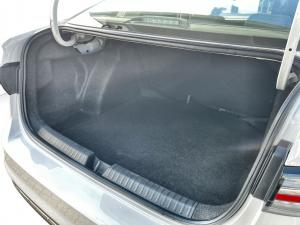 Volkswagen Polo sedan 1.6 Life - Image 10