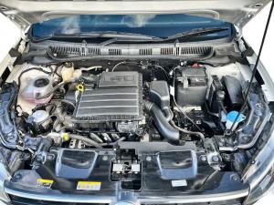 Volkswagen Polo sedan 1.6 Life - Image 9