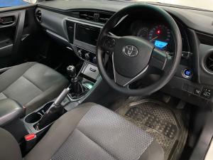 Toyota Corolla Quest 1.8 Plus manual - Image 12