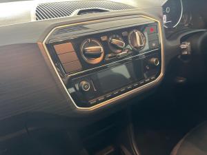 Volkswagen up! cross up! 5-door 1.0 - Image 20