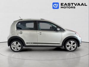 Volkswagen up! cross up! 5-door 1.0 - Image 8