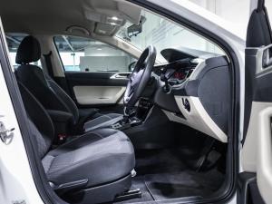 Volkswagen Polo sedan 1.0TSI Life - Image 13