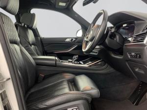 BMW X7 M50d - Image 15
