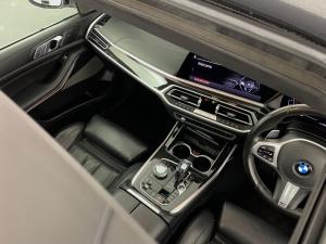 BMW X7 M50d - Image 9