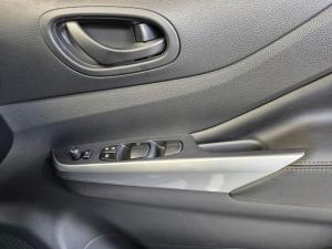 Nissan Navara 2.5DDTi double cab Stealth - Image 22