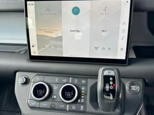 Land Rover Defender 110 D350 X-Dynamic HSE - Image 10