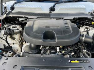 Land Rover Defender 110 D350 X-Dynamic HSE - Image 13