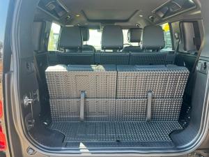 Land Rover Defender 110 D350 X-Dynamic HSE - Image 16