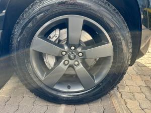 Land Rover Defender 110 D350 X-Dynamic HSE - Image 5