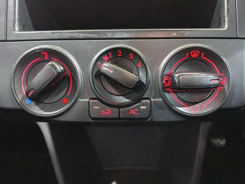 Image Volkswagen Polo Vivo hatch 1.4 Trendline
