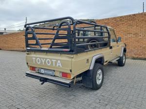 Toyota Land Cruiser 79 4.2D single cab - Image 2