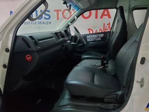 Toyota Hiace 2.5D-4D Ses-fikile 16-seater - Image 7