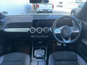 Mercedes-Benz GLB GLB220d 4Matic Progressive - Image 6