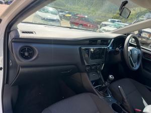 Toyota Corolla Quest 1.8 Plus manual - Image 7