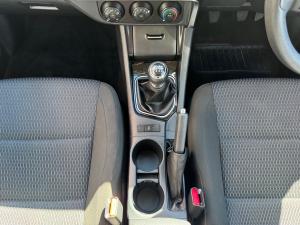 Toyota Corolla Quest 1.8 Plus manual - Image 11
