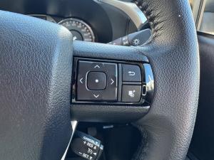 Toyota Hilux 2.8GD-6 48V double cab Raider - Image 10