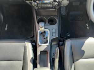 Toyota Hilux 2.8GD-6 48V double cab Raider - Image 12