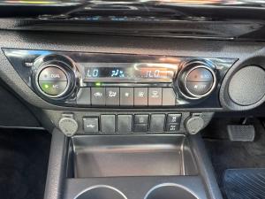 Toyota Hilux 2.8GD-6 48V double cab Raider - Image 15