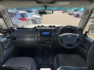 Toyota Land Cruiser 79 4.5D-4D V8 double cab LX - Image 6