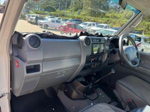 Toyota Land Cruiser 79 4.5D-4D V8 double cab LX - Image 7